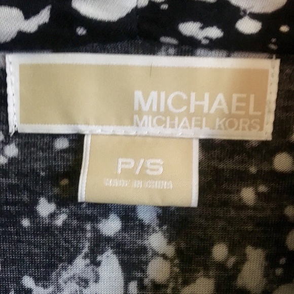 Gorgeous wrinkle free Michael Kors cowl neck top - Picture 4 of 6